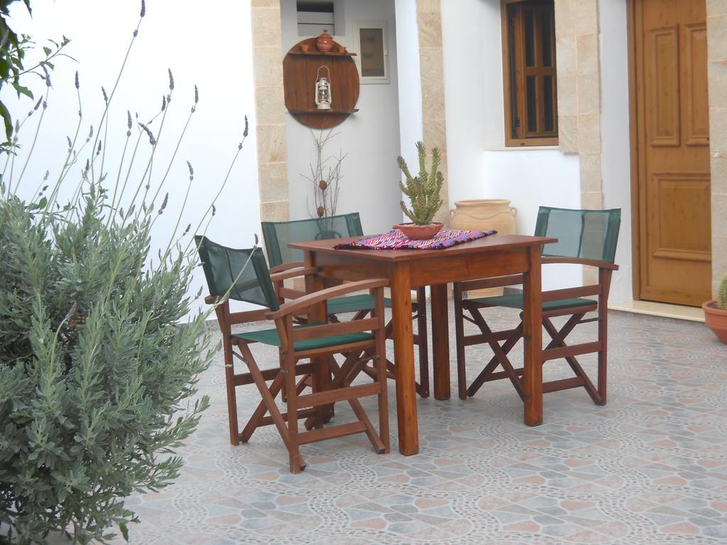 Lindos Center Studios Camera foto