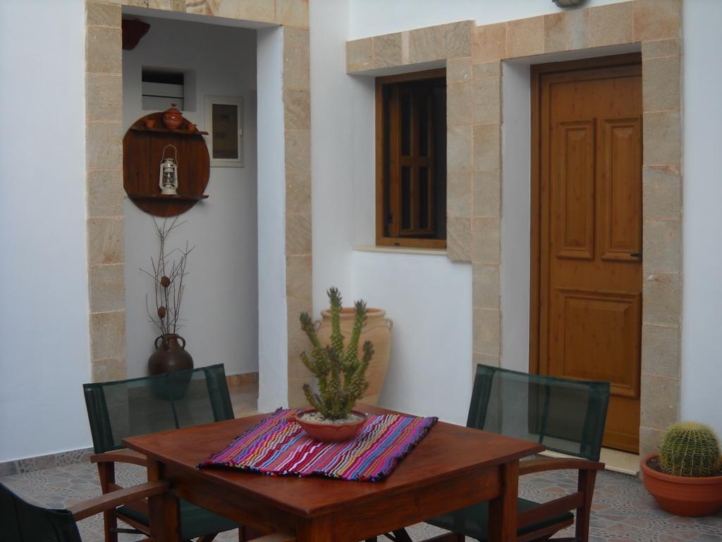 Lindos Center Studios Camera foto